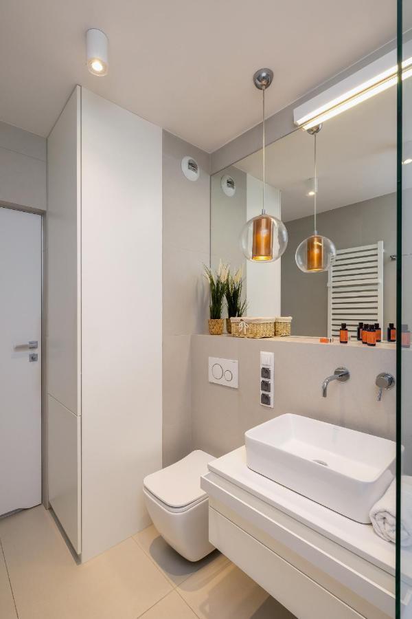 Vetulaniego Apartment With Air Conditioning & Parking By Renters Prestige Красков Екстериор снимка