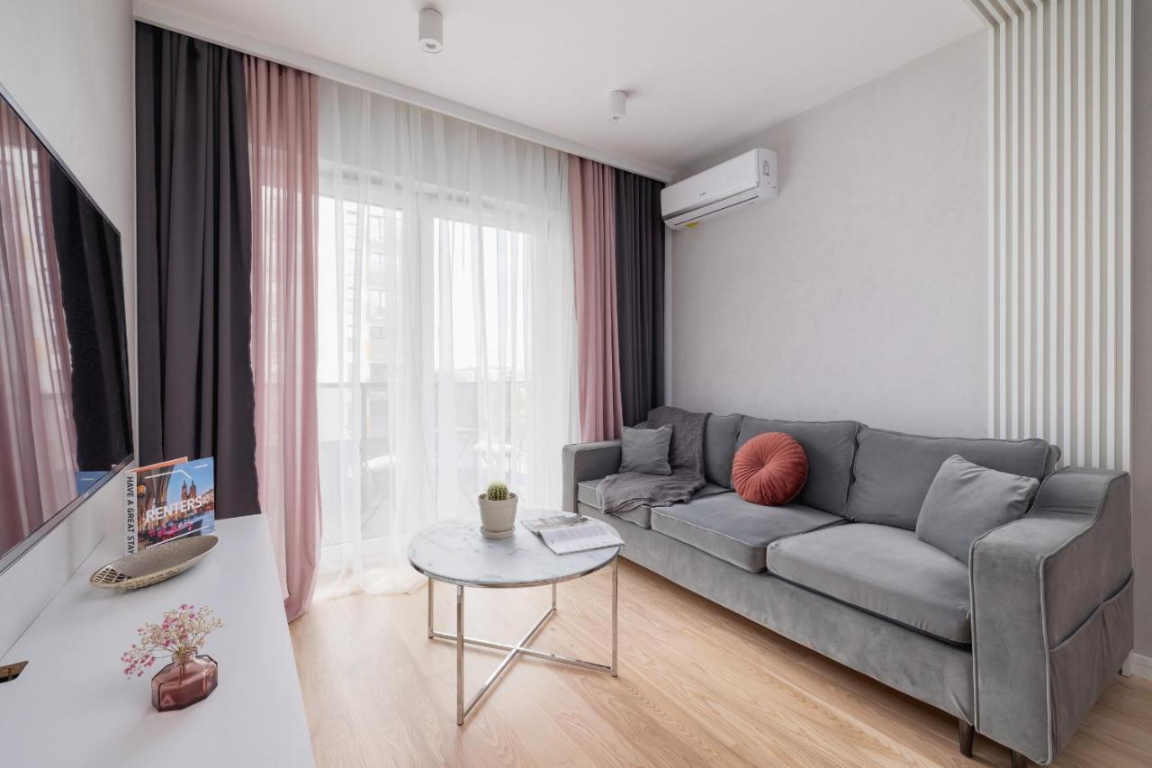 Vetulaniego Apartment With Air Conditioning & Parking By Renters Prestige Красков Екстериор снимка