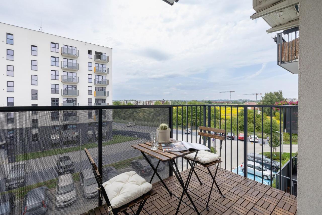 Vetulaniego Apartment With Air Conditioning & Parking By Renters Prestige Красков Екстериор снимка